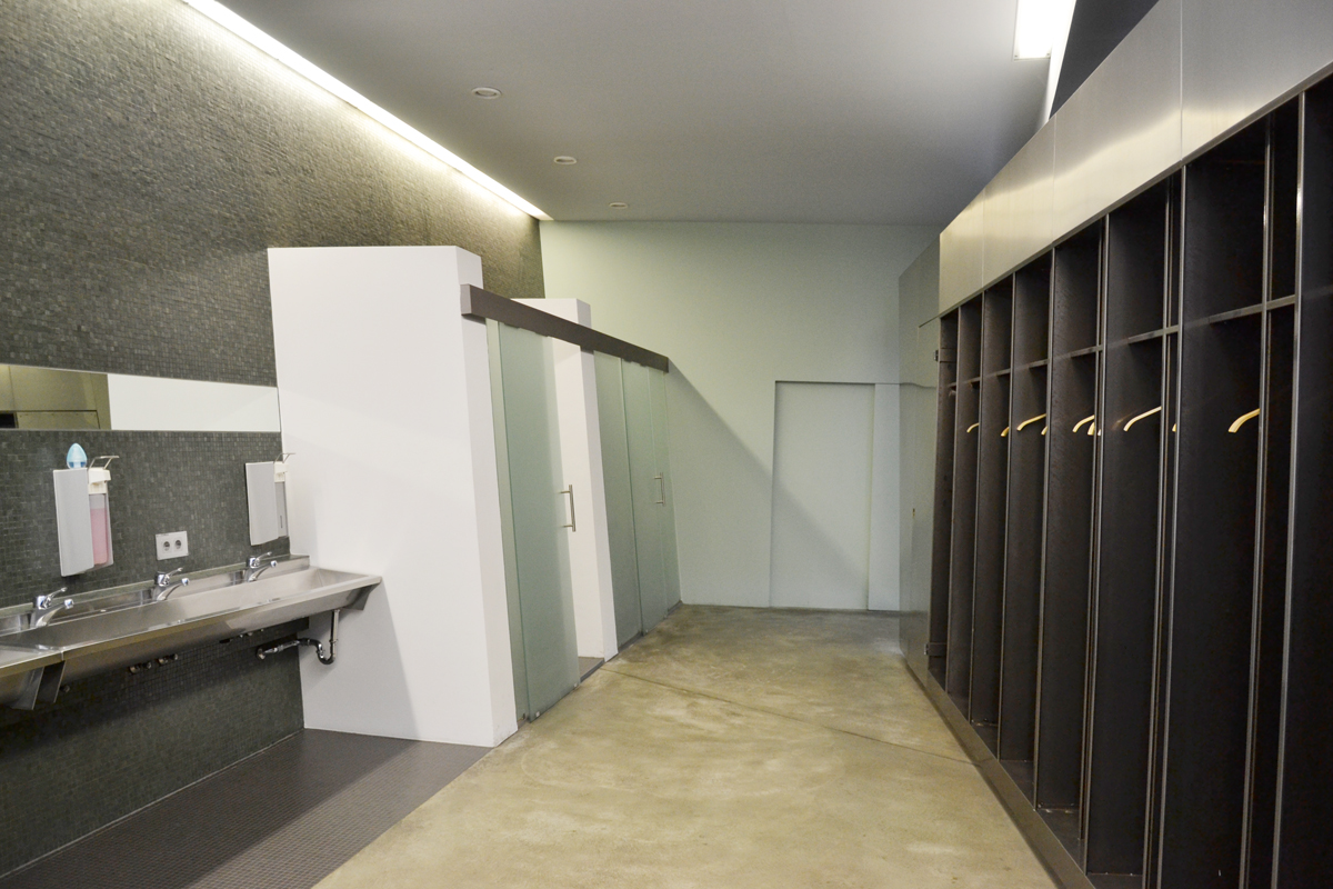 Zaha Hadid architecture Fire Station at Vitra Campus. Bathroom