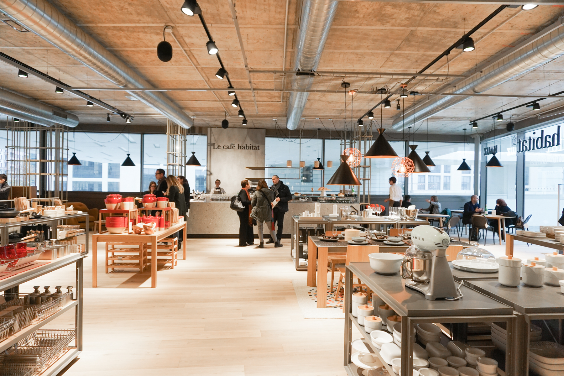  Habitat  apre il nuovo negozio a Milano 